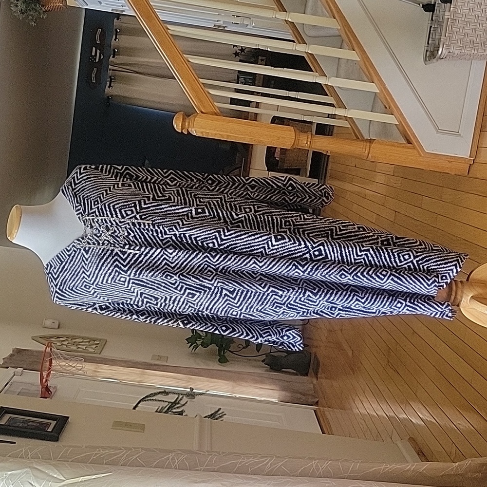 MK ๐ DRESS - Picture 2 of 11